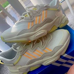 Adidas OZWEEGO